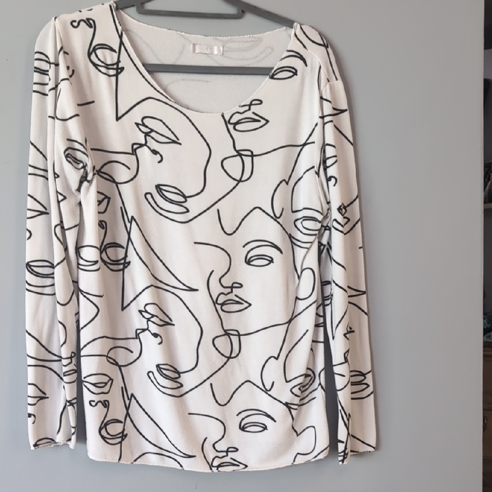 Abstract Face Print White Top